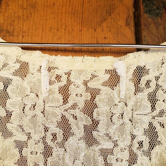 Vintage Romantic Feminine Lace & Velvet Top - Picture 11 of 12